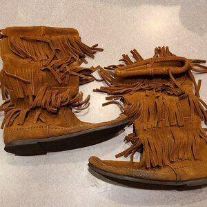 Minnetonka 1632 Boots Brown 3 Layer Suede Fringe Womens size 8
